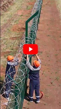 Монтаж ограждений сотрудниками завода Гранза